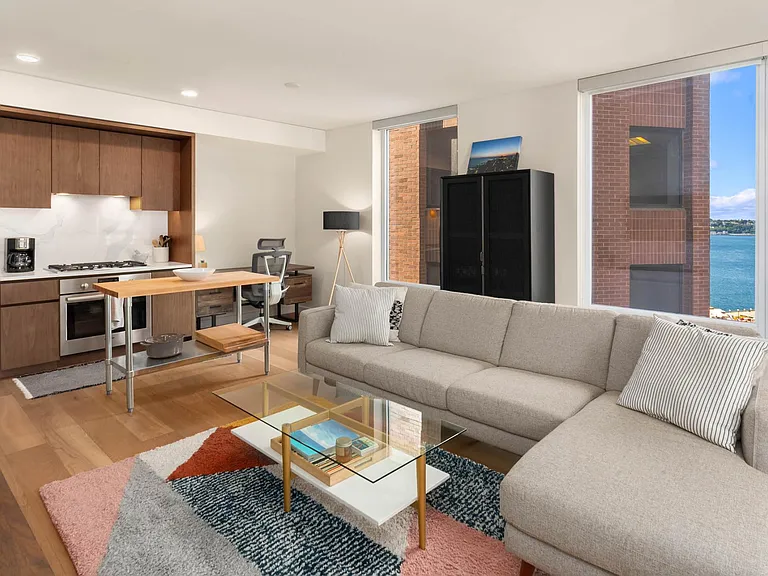 121 Stewart St #807 — Photo 4