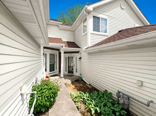 8235 Ripple Rdg, Darien, IL 60561