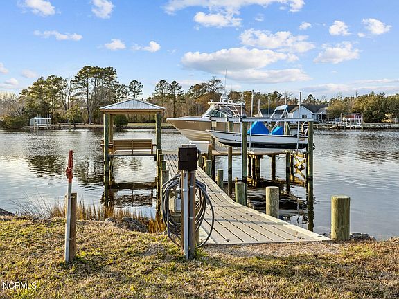 4th image of 114 Waterway Drive