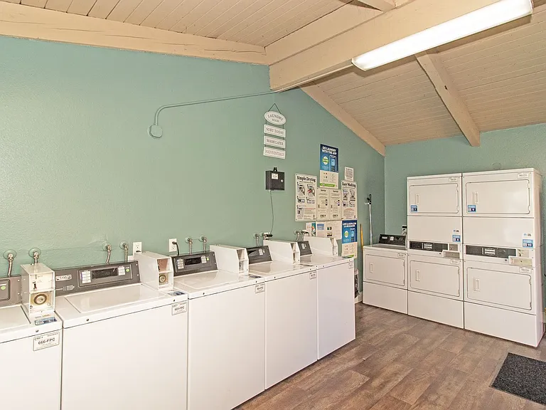 Villas de Laura Apts — Photo 19