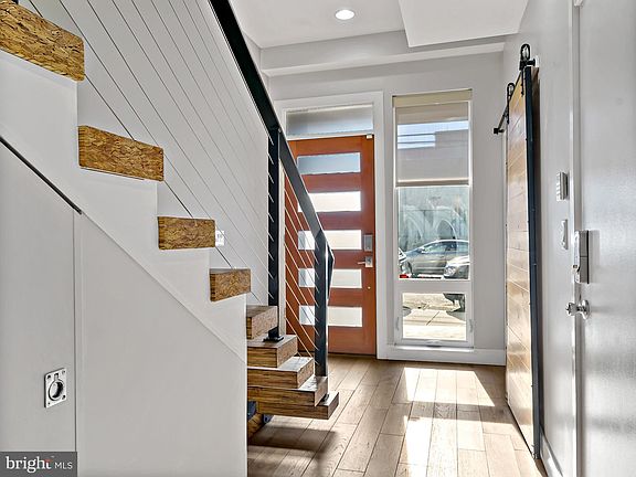 3rd image of 303A W Brown St #A