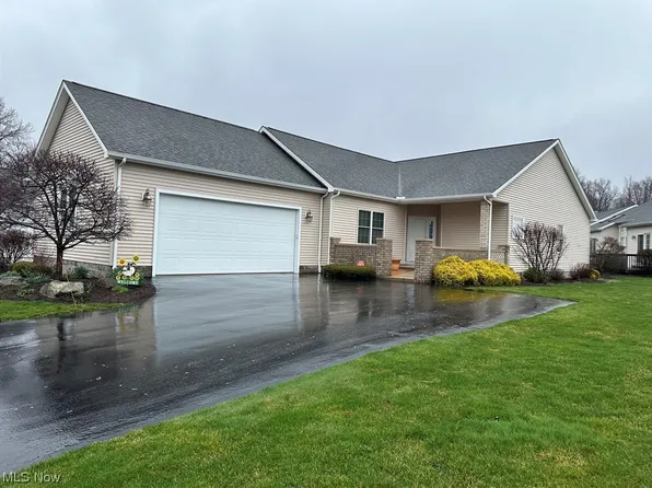 227 Palmer Cir NE, Warren, OH 44484