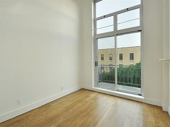 3rd image of 818 Dean St APT 3B