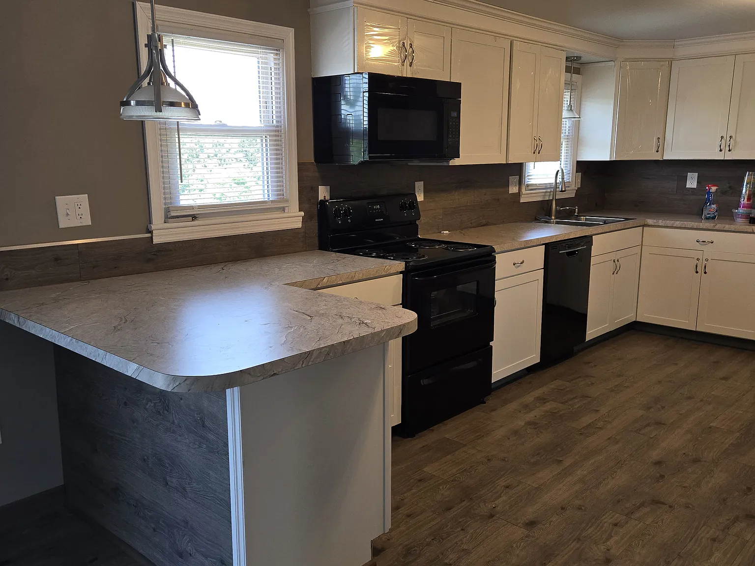 2 bed, 1000 sqft, $2,000 — Photo 2