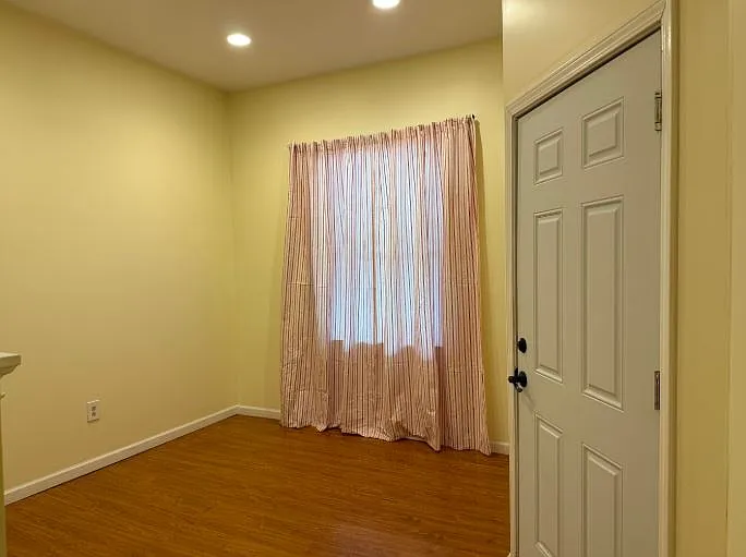 3 bed, 1250 sqft, $1,575 — Photo 2