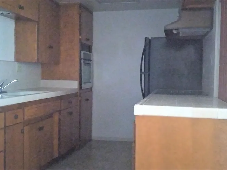 2033 E 3rd St #2D — Photo 13