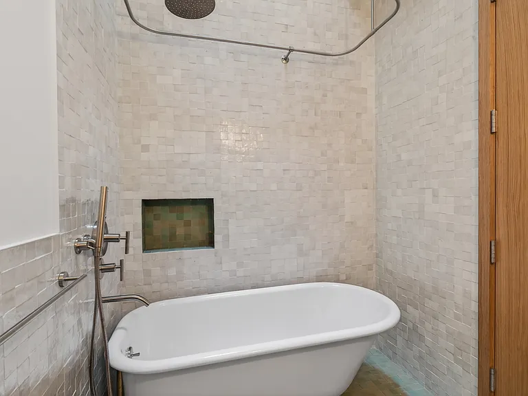 316 Wall St #2 — Photo 14