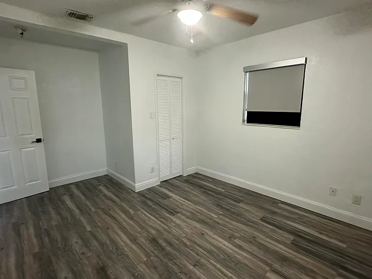 4628 SW 32nd Dr — Photo 7