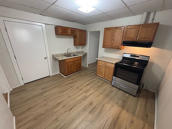 5th image of 2214 S Robertson St
