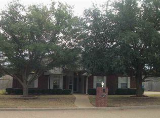 840 Oakmont Dr, Hewitt, TX 76643