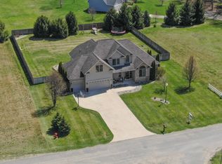 56081 Truman Dr, Three Rivers, MI 49093