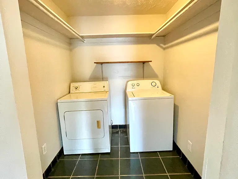 41 Mullins Hl #B — Photo 8