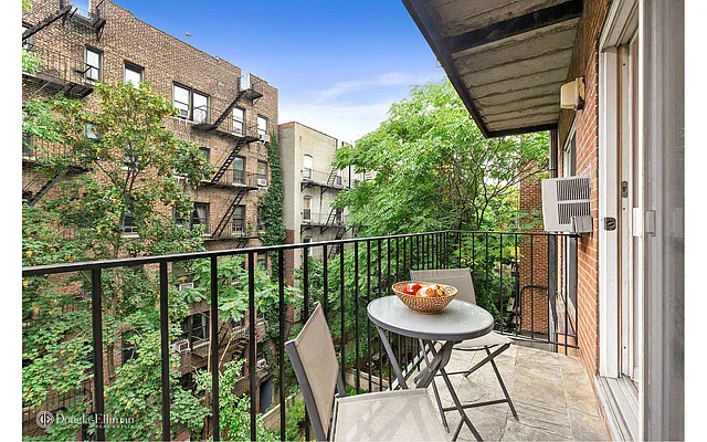 Sold by Douglas Elliman | media 20