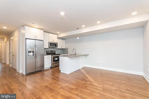 812 N Uber St #4 Photo 1