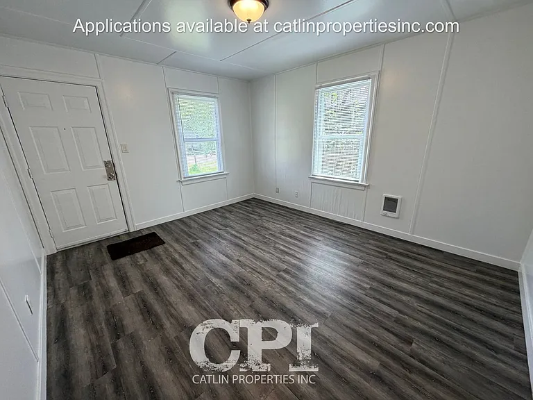 275 Baltimore St — Photo 2