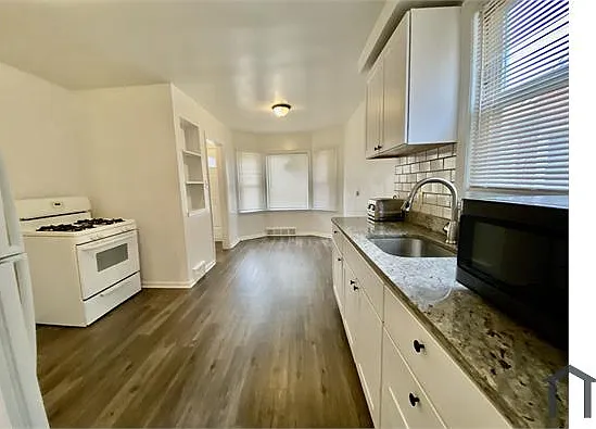 16722 Tuller St — Photo 2