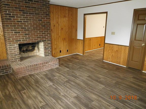 2nd image of 220 Welch Ave #B