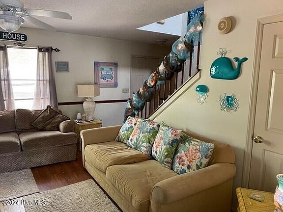 2nd image of 1802 Oak Island Dr