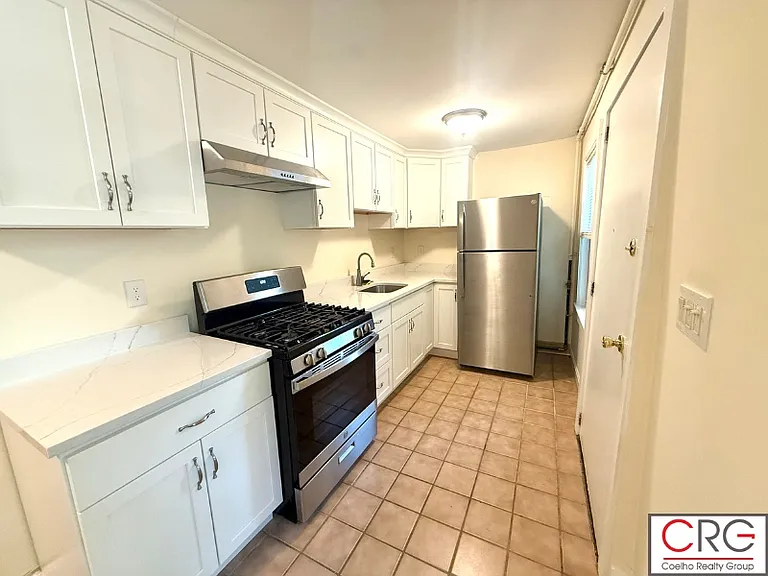 117 Thorndike St #A — Photo 4