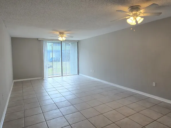 705 SW 75th St APT 101, Gainesville, FL 32607