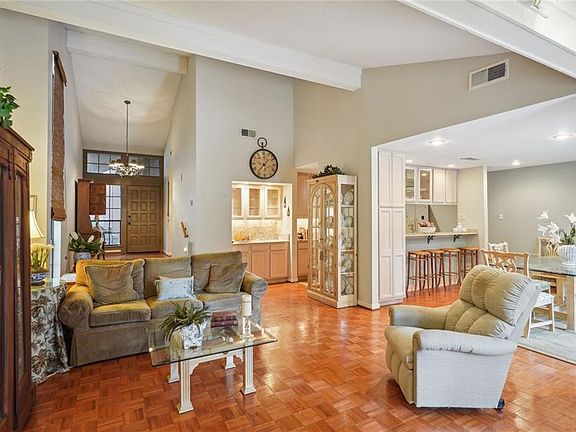 5th image of 640 N Beau Chene Dr APT 8