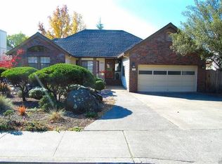 5547 Carriage Ln, Santa Rosa, CA 95403