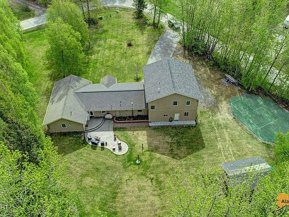 3rd image of 590 S Stamper Dr
