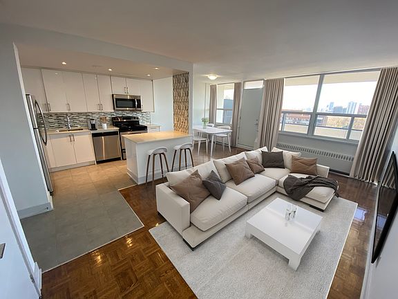 5th image of 77 Davisville Ave