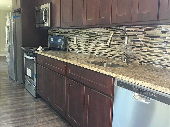 3rd image of 160 Sugarwood Ln