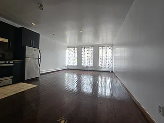 250 Front Street, #3