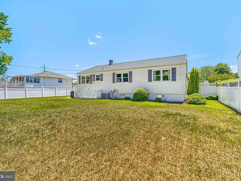 280 Mackintosh Dr — Photo 56