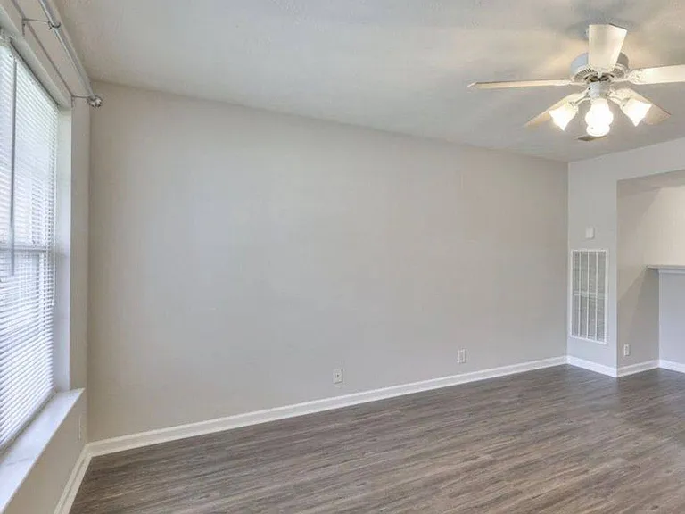 4013 Cody Dr — Photo 9