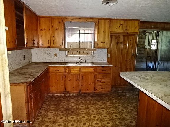 5th image of 2310 Saint Leger Dr