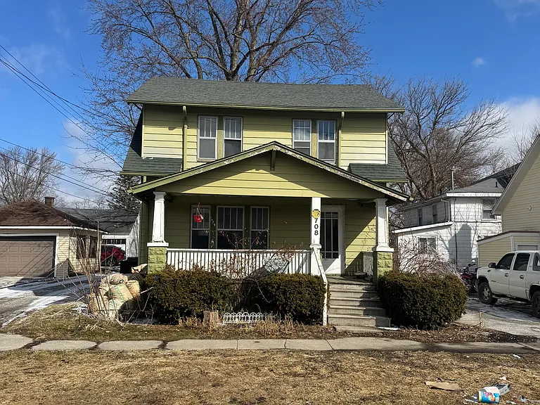 708 Hancock St — Photo 3