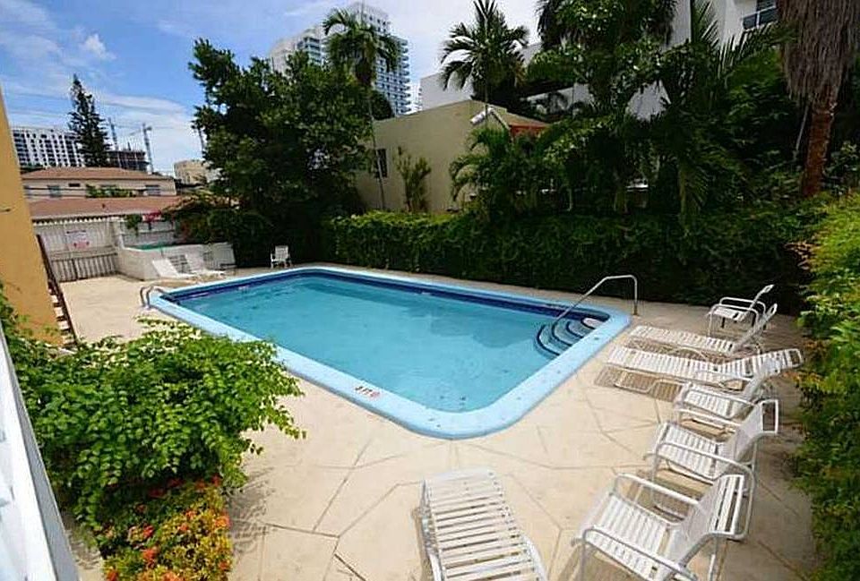 1st image of 435 NE 23rd St APT 407