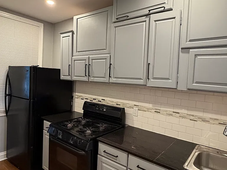 9122 S Bishop St — Photo 5