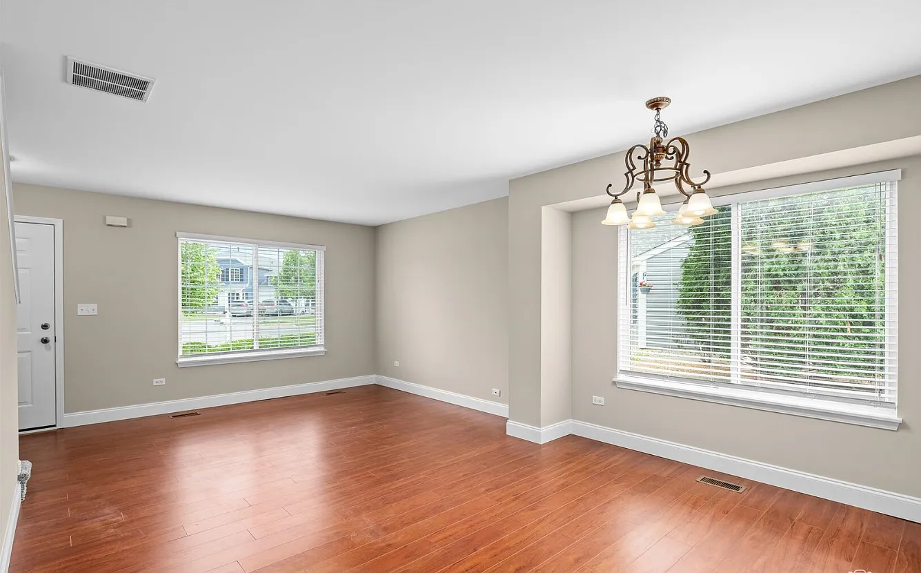 3 bed, 2.5 bath, 1700 sqft, $2,595 — Photo 3