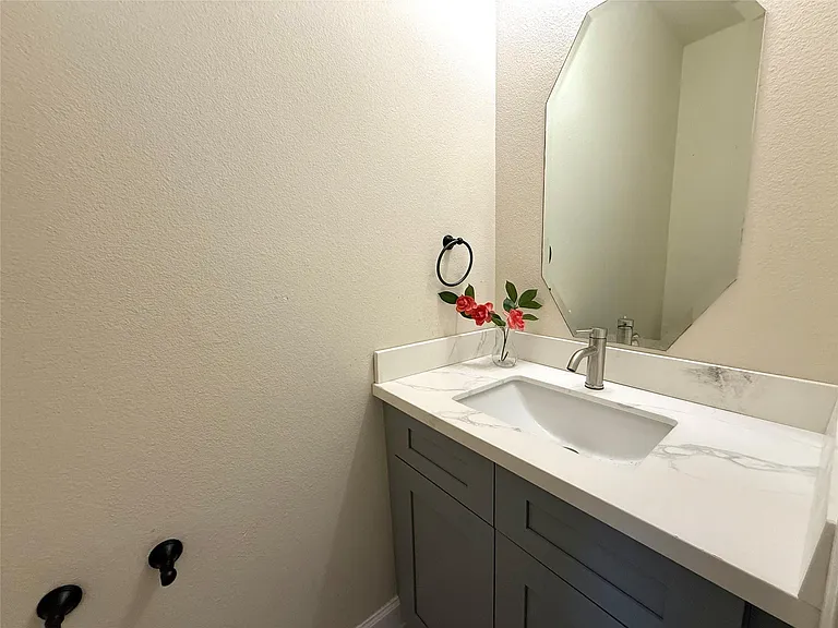 26430 Richwood Oaks Dr — Photo 9
