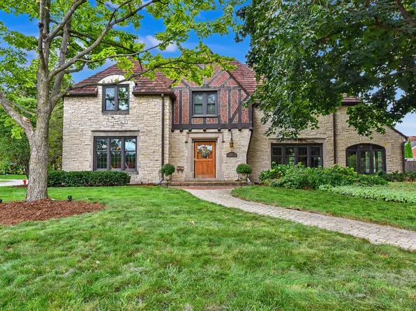 660 Honey Creek PARKWAY, Wauwatosa, WI 53213