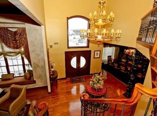 34 Turnberry Ct, Dix Hills, NY 11746