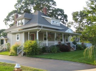 14 Belknap Ct, Huntington, NY 11743