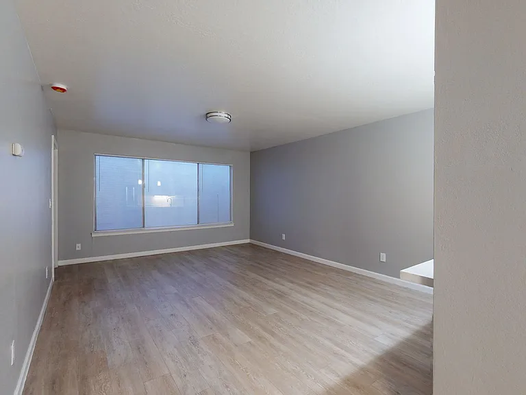 351 Lester Ave — Photo 14