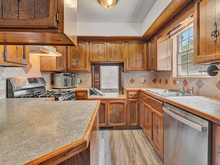 1660 Palmer Pl — Photo 7