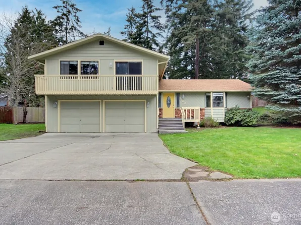 1562 SW Putnam Drive, Oak Harbor, WA 98277