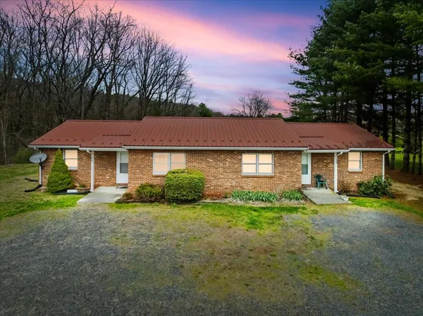 765-767 Ivanhoe Rd, Max Meadows, VA 24360