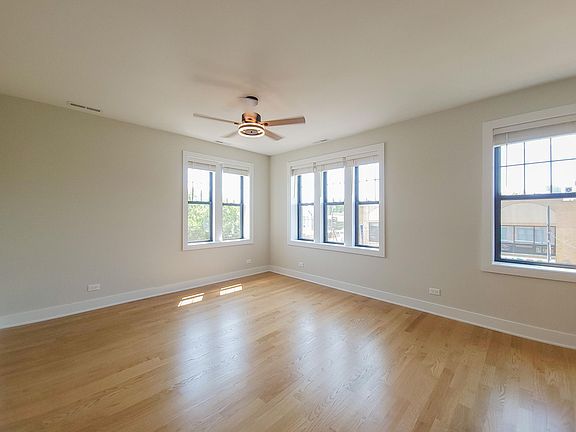 2nd image of 2020 1/2 W Montrose Ave #3B