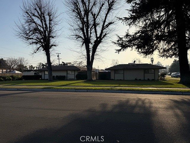 1st image of 555 N 6th St