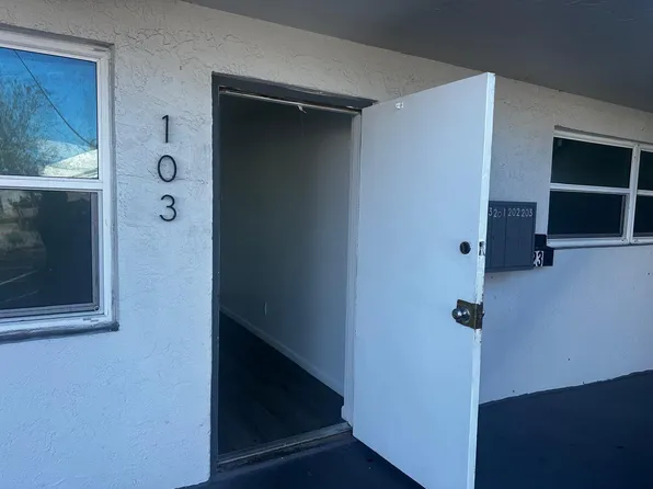 23 SE 12th St #103, Dania, FL 33004