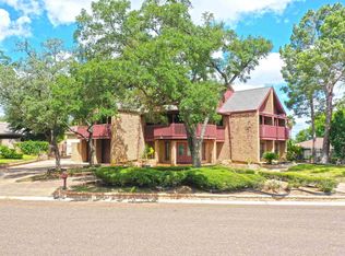 316 Regal Dr, Laredo, TX 78041