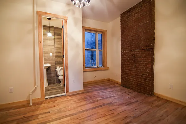Rented by Nooklyn NYC LLC | media 9
